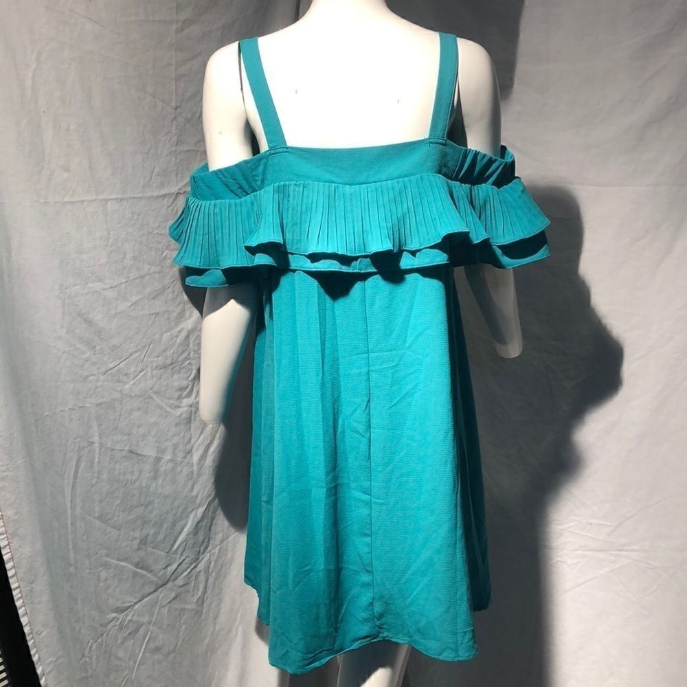 Entro Cold Shoulder Tunic - Picture 4 of 6